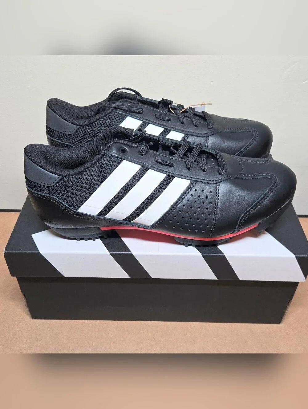 NEW Women's 7.5 cycling shoes - Adidas Heritage Tour Bike Shoes - Clipless Black